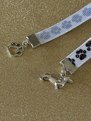 Dachshund sausage dog paw - sausage,