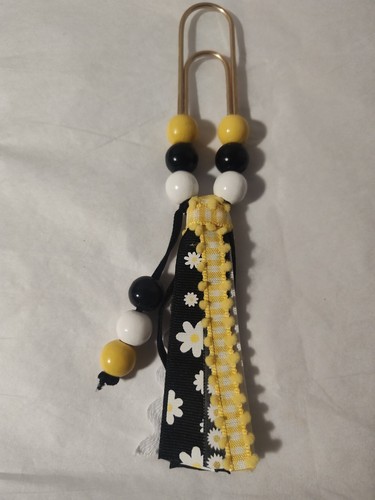Handmade daisy bookmark - daisy,